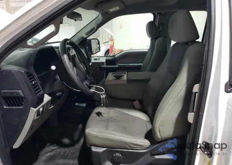 2017 Ford F150 Super Cab z USA, uszkodzony, nr VIN 1FTEX1C84HKD20060